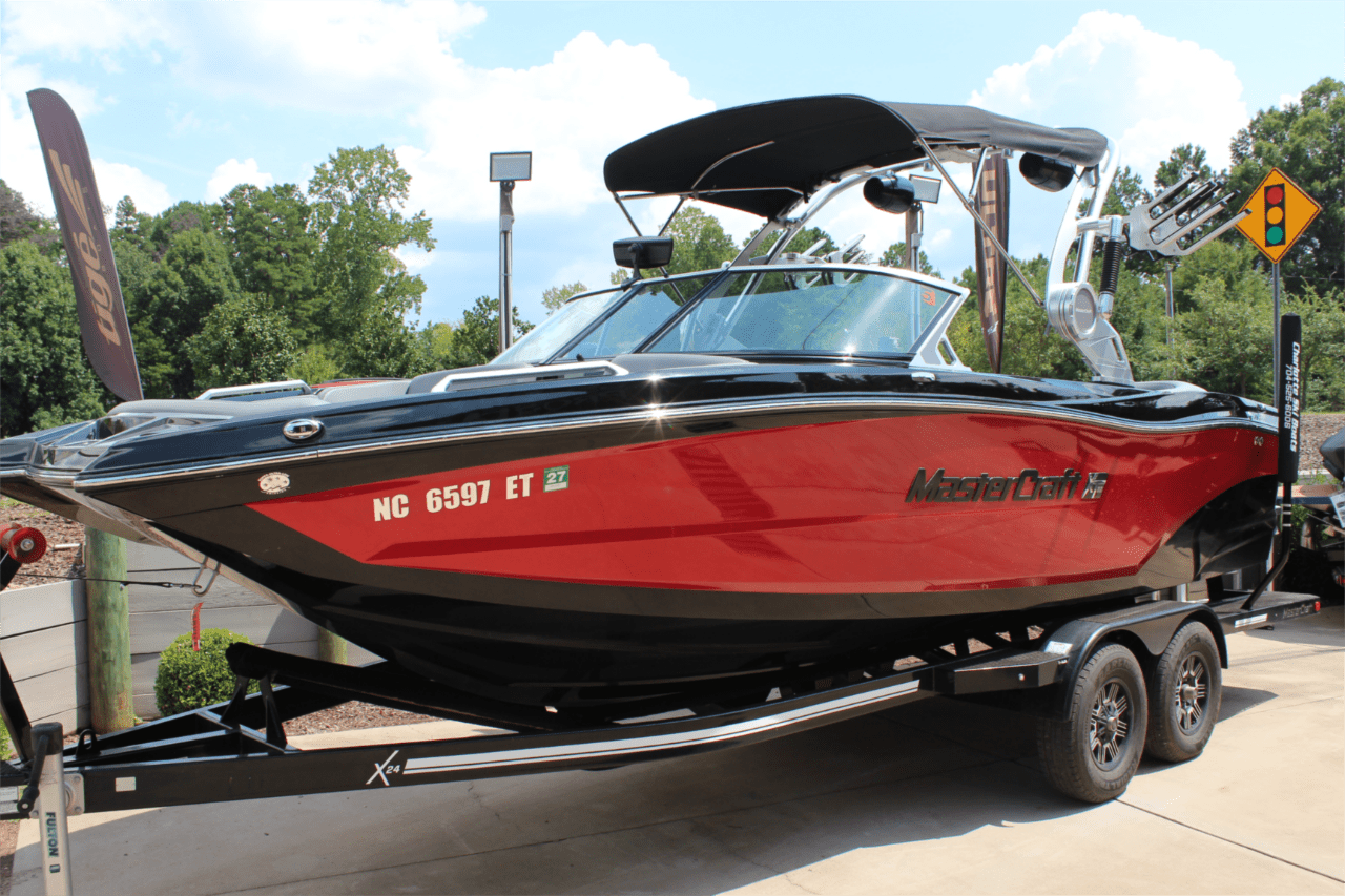 2020 MasterCraft XT22 – Excellent Condition!