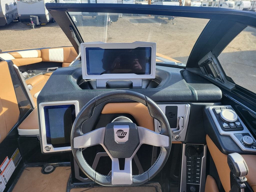 2022 Malibu Boats M240