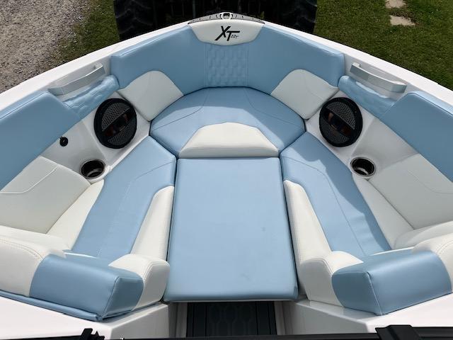 2024 MasterCraft XT22T