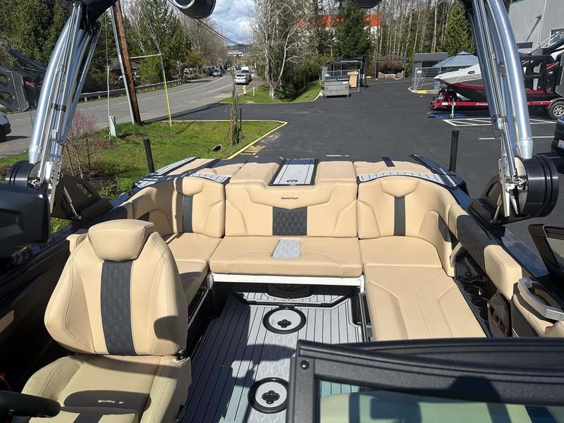 New 2024 MasterCraft XT20