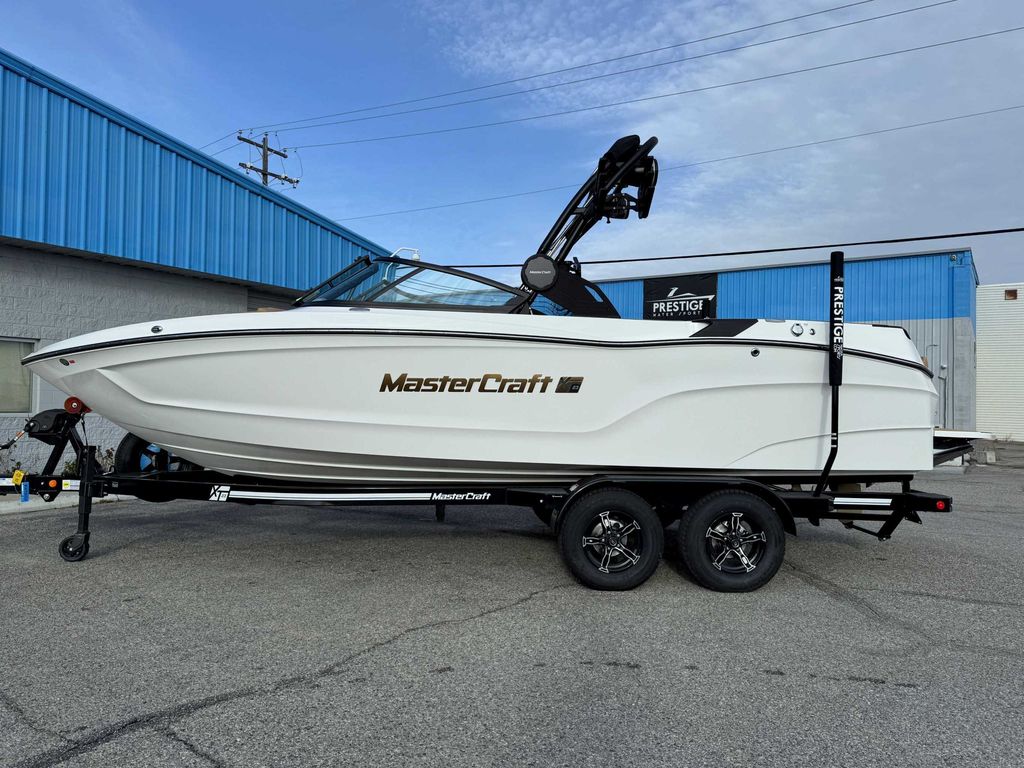 2025 MasterCraft XT23