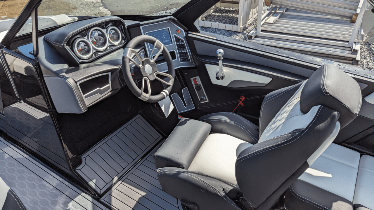 2024 MasterCraft XT22T
