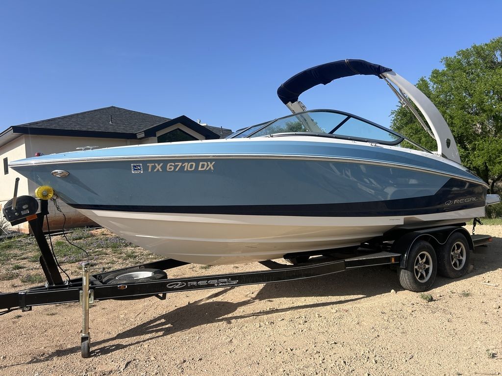 2017 Regal 2300