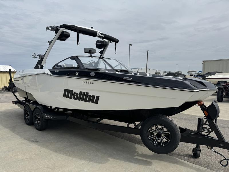 2024 Malibu 24MXZ
