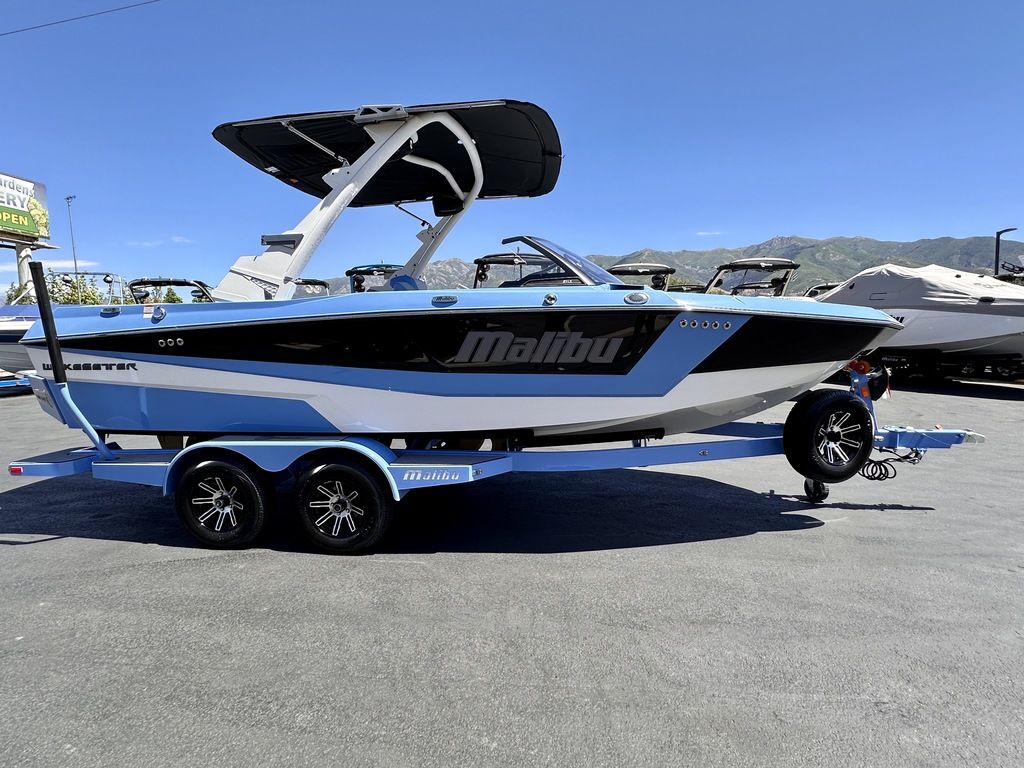 2024 Malibu Boats 21 LX