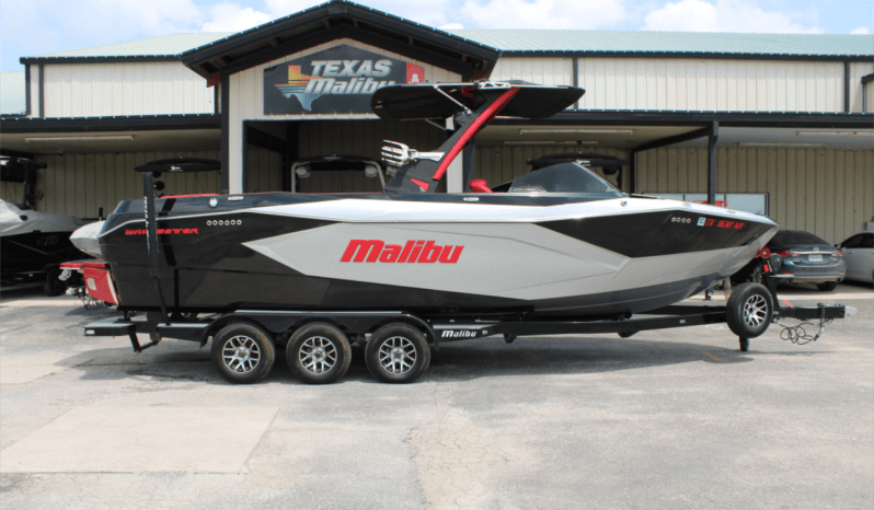 2023 Malibu 26 LSV