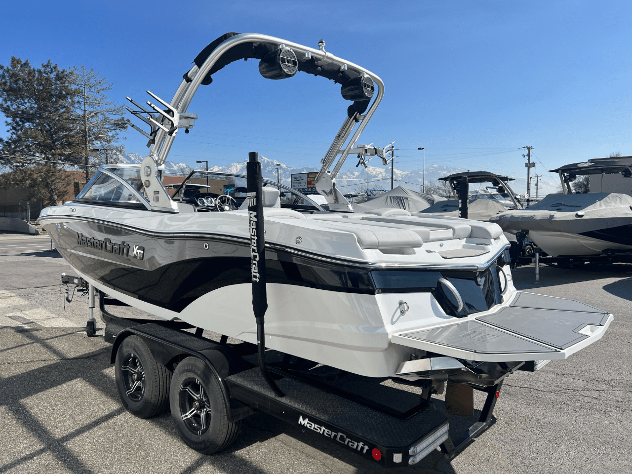 2019 20′ MasterCraft “XT20”