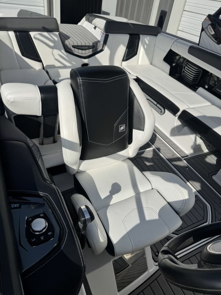 2016 Nautique G23