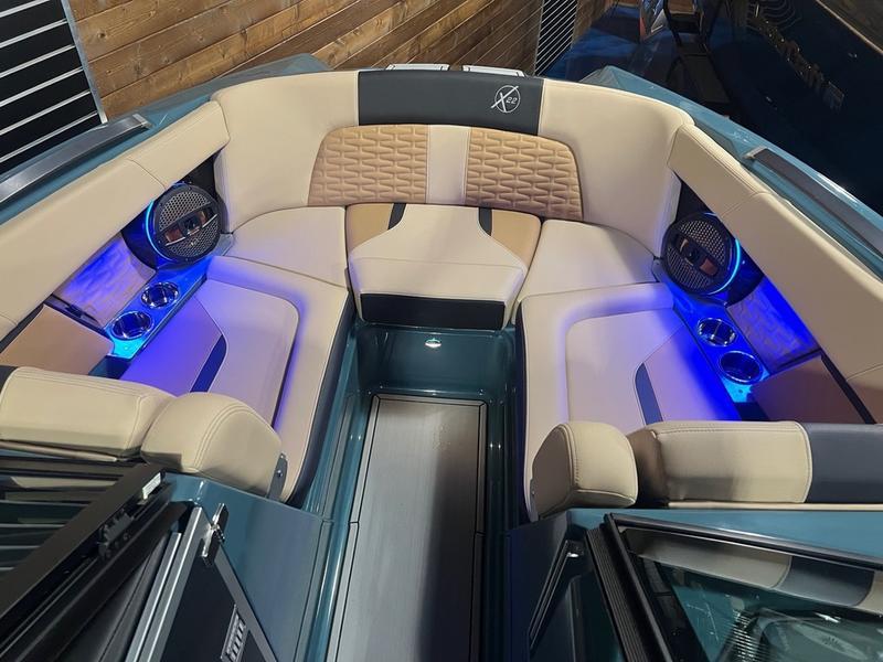 2025 MasterCraft X22
