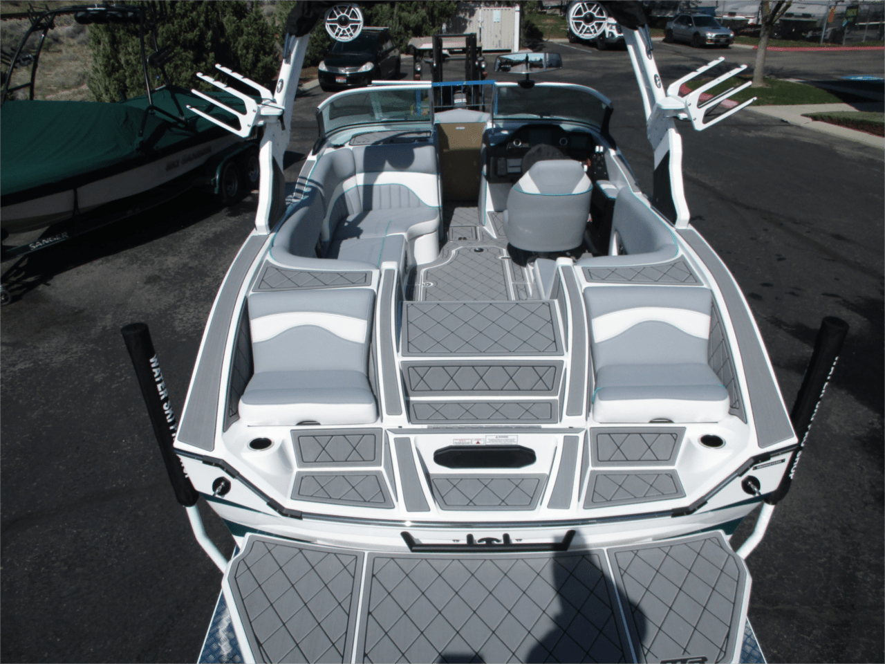 2025 MB SPORTS B52 21’ ALPHA
