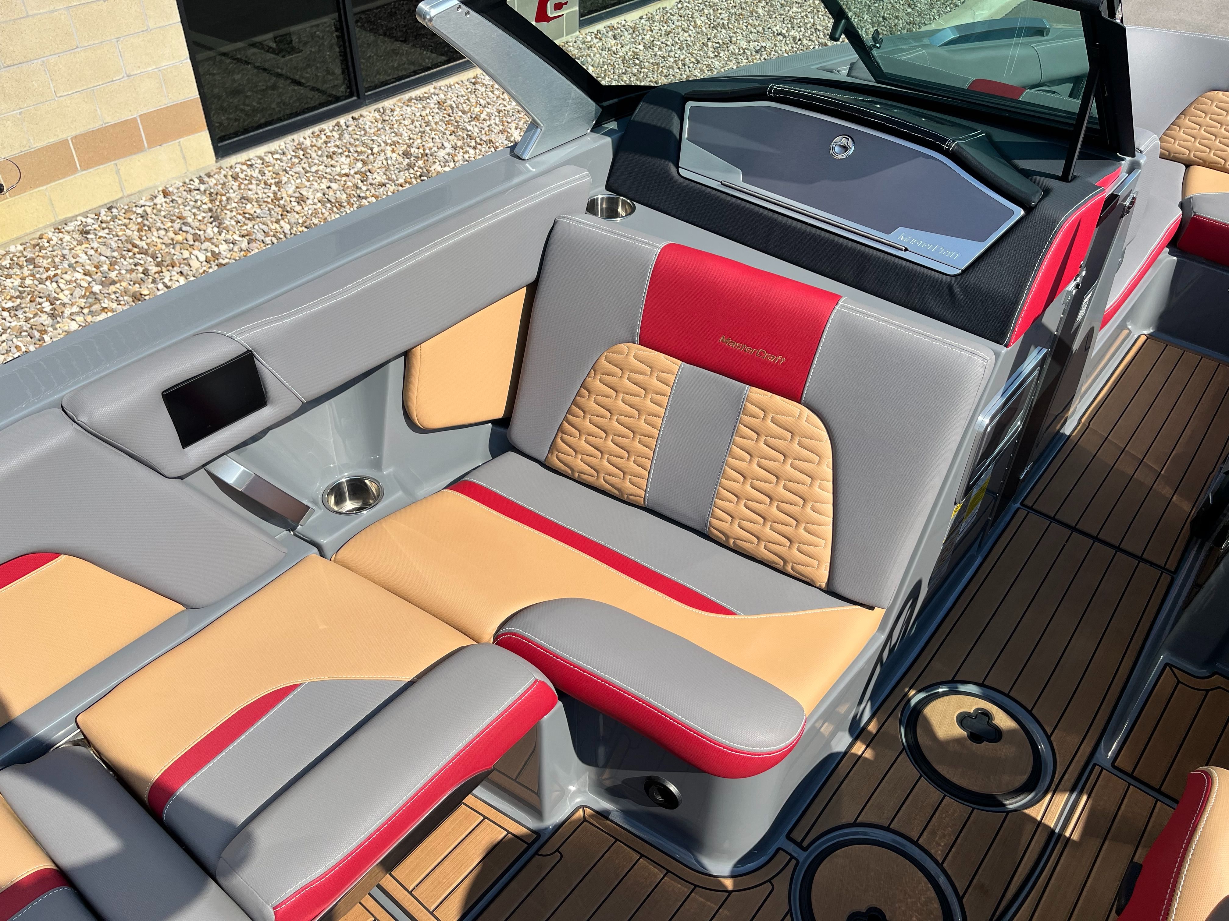 2022 MasterCraft X24
