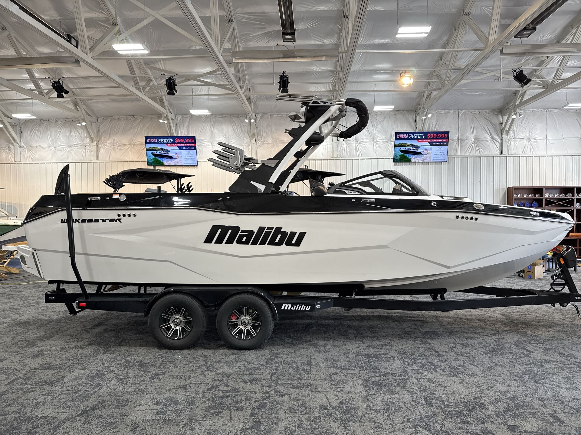 2025 Malibu 25 LSV