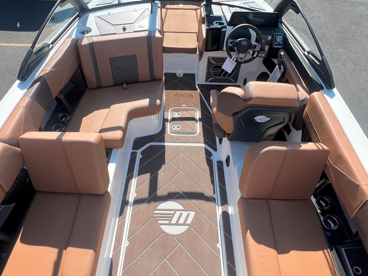 2025 Malibu 23 LSV
