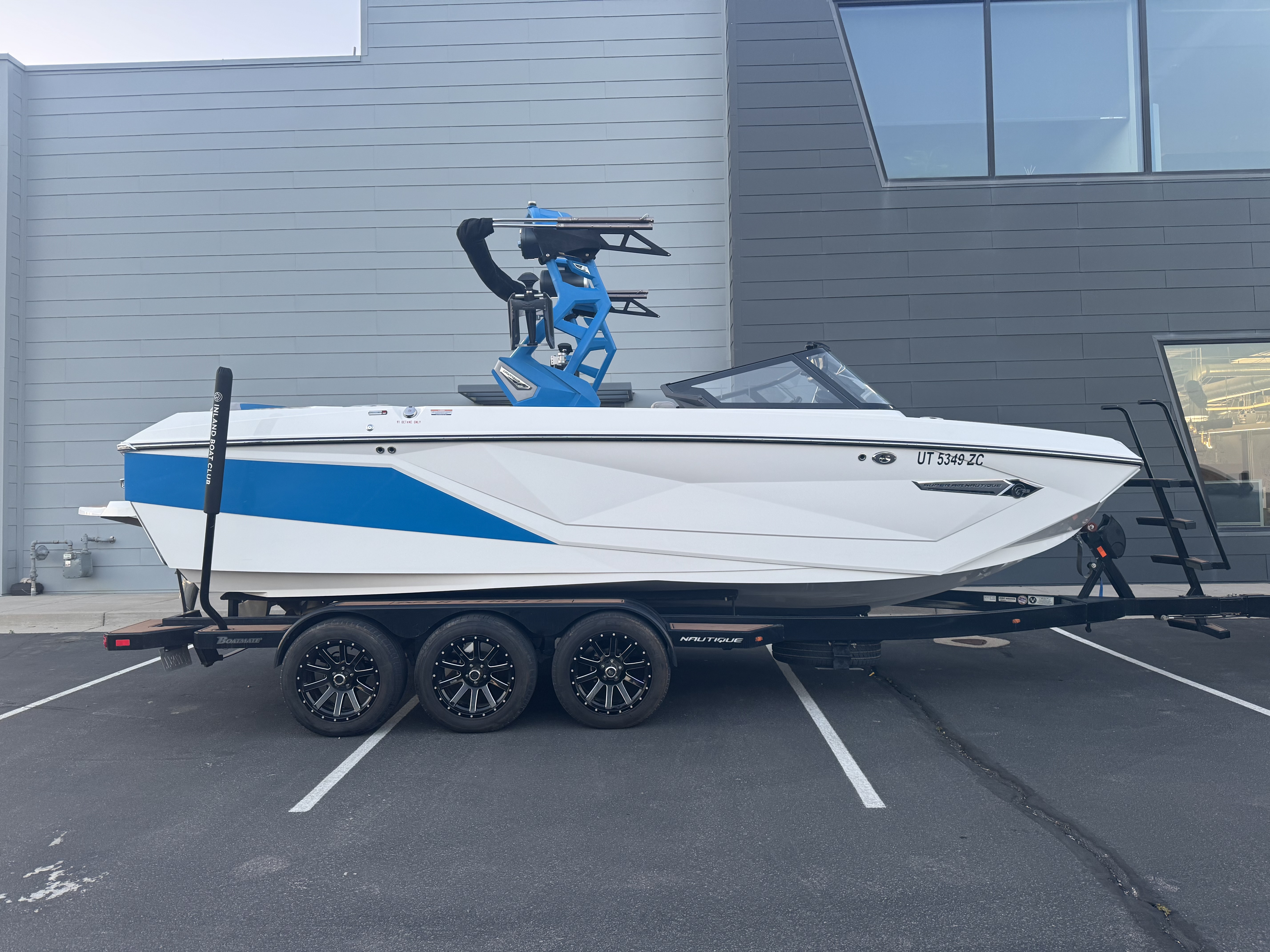 2021 Nautique G23 – Supercharged 600HP – Loaded!