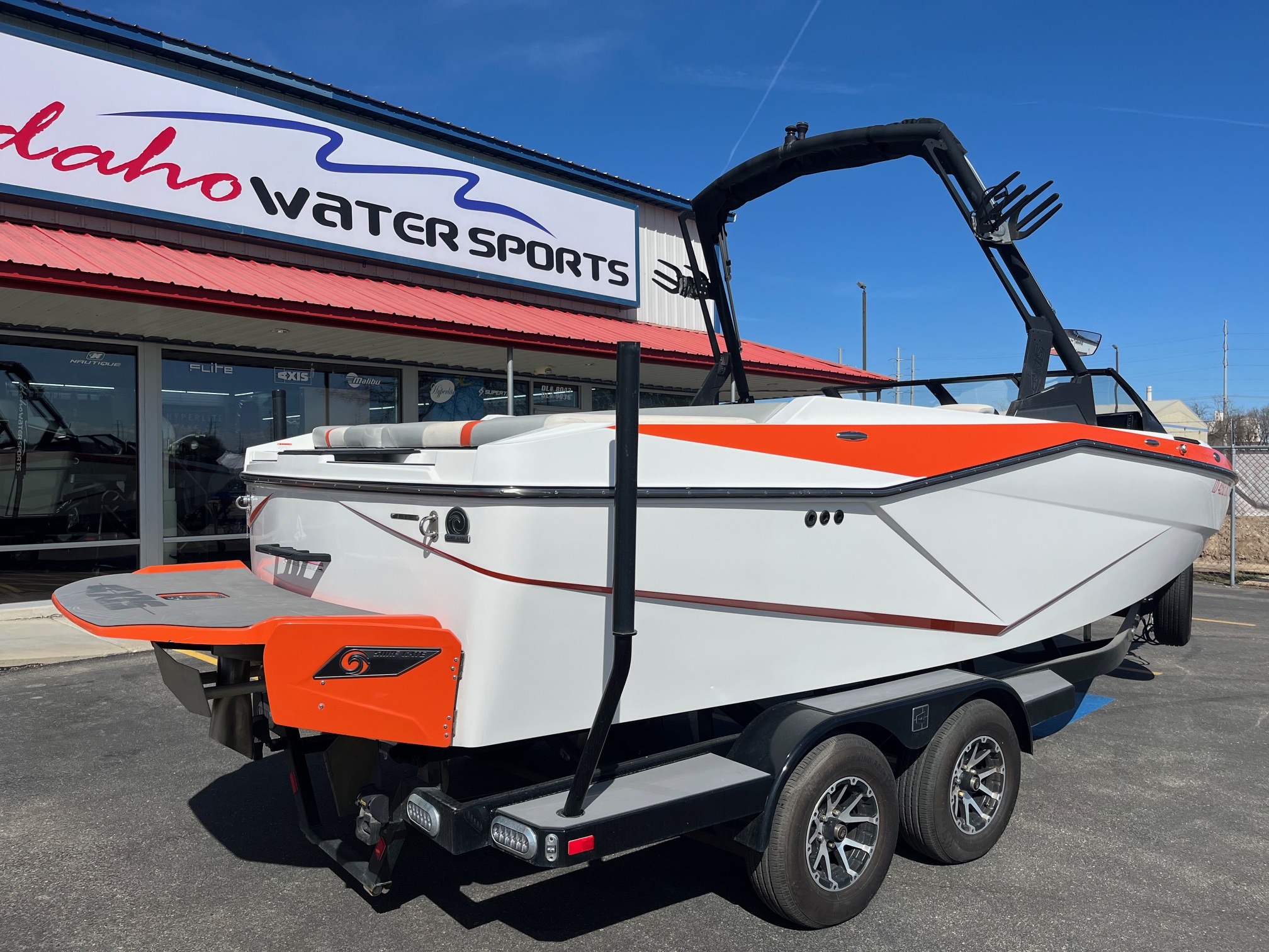 2022 Axis Wake Research T220