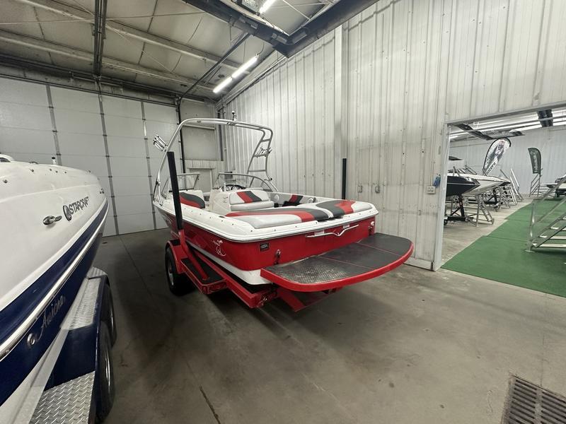 2005 Moomba Outback
