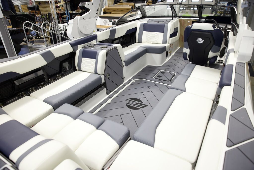 2025 Malibu Boats 26 LSV