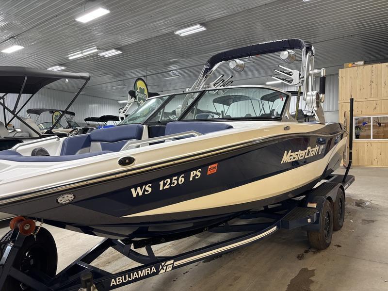2018 MasterCraft XT20