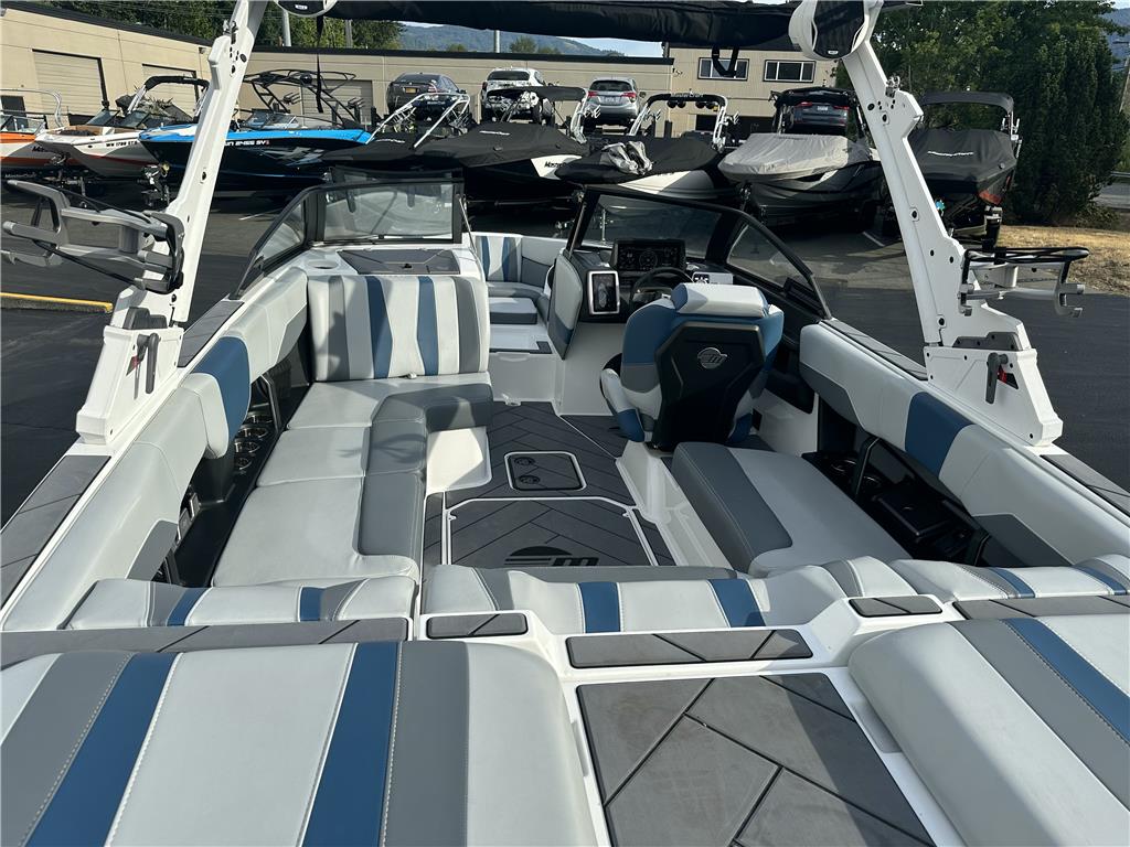 2023 Malibu 22 LSV WAKESETTER TB **Price Reduced**