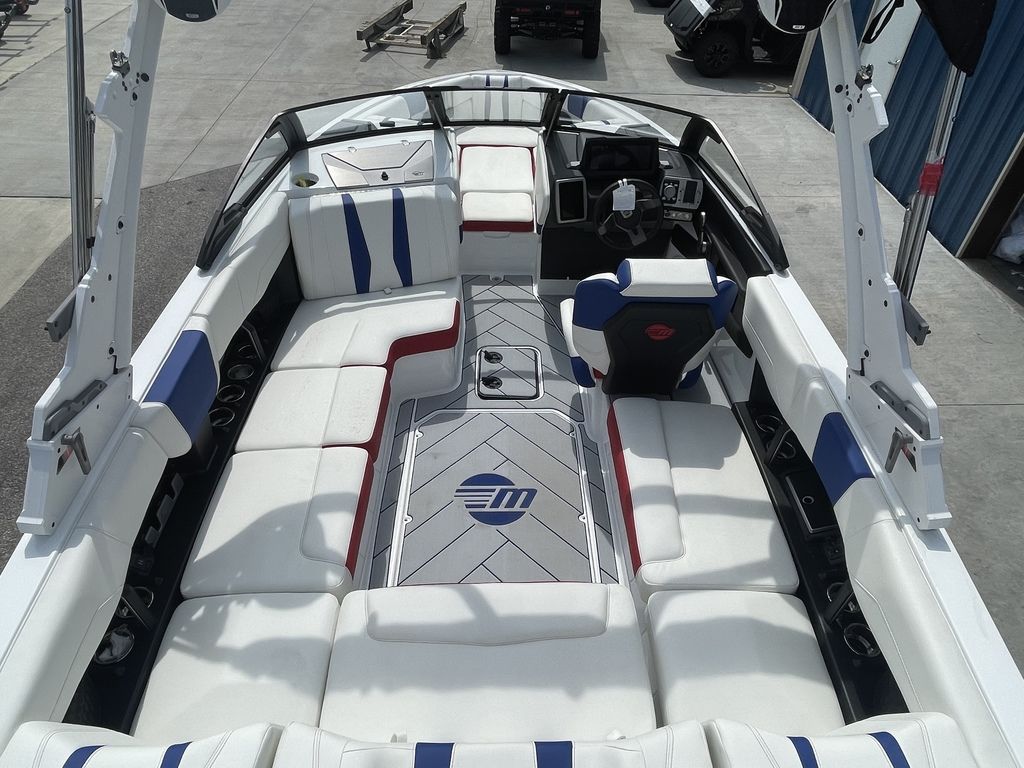 2024 Malibu Boats 22 LSV