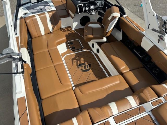 2022 Malibu 22 LSV – *Pending Deal*