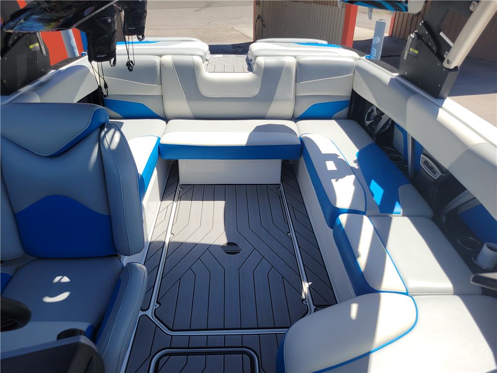 2019 Malibu 22MXZ Icon