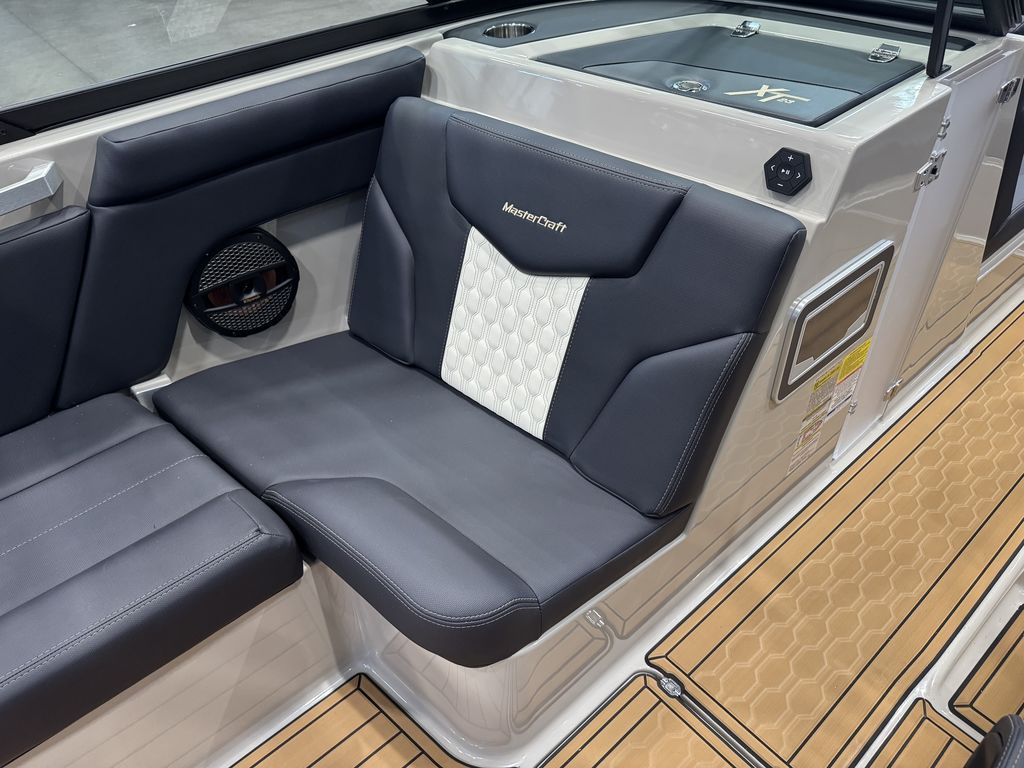 2025 MasterCraft XT23