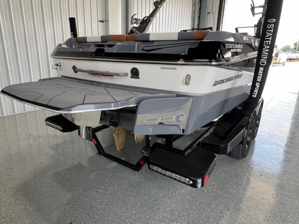 2024 Malibu Boats 21 LX