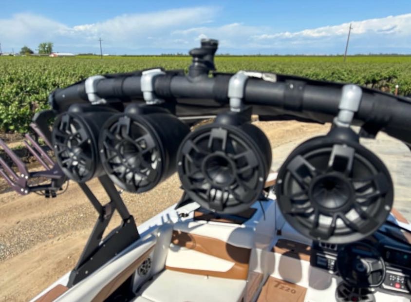 2022 Axis Wake T220