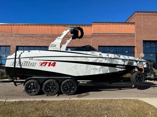 2017 Malibu M235 **Pending Deal**