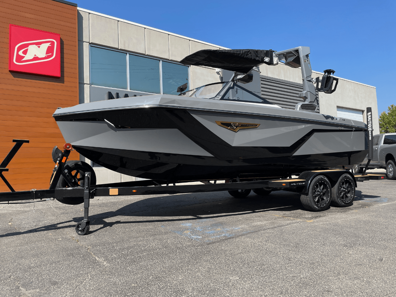 boat.Title