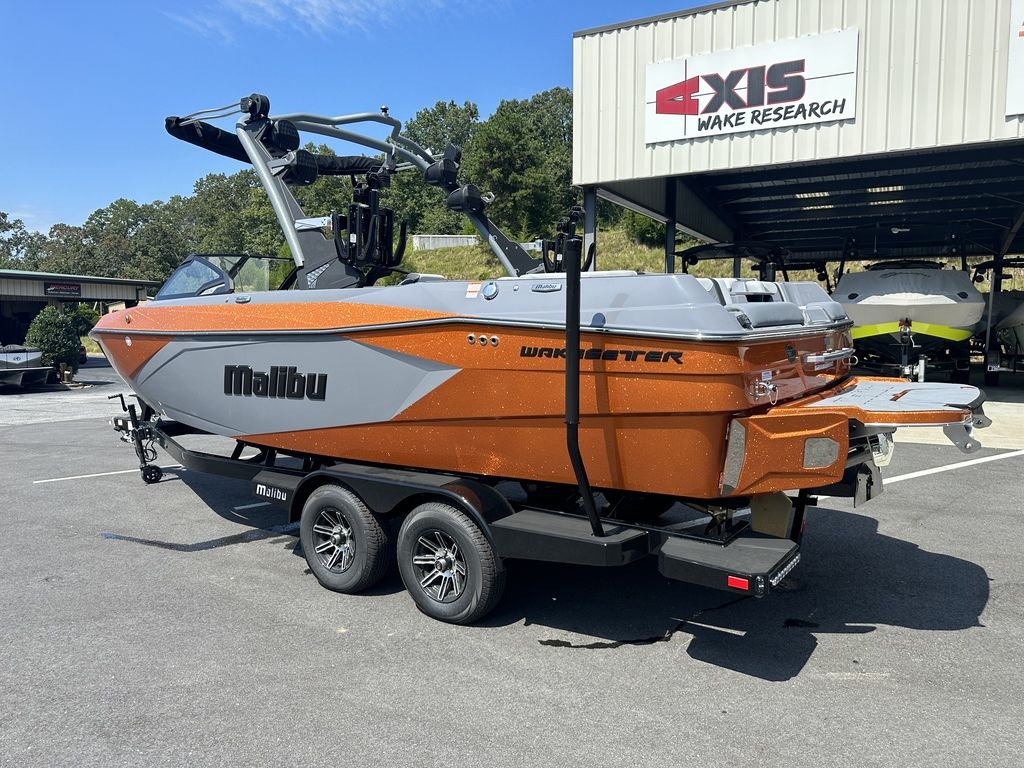 2024 Malibu Boats 23 LSV
