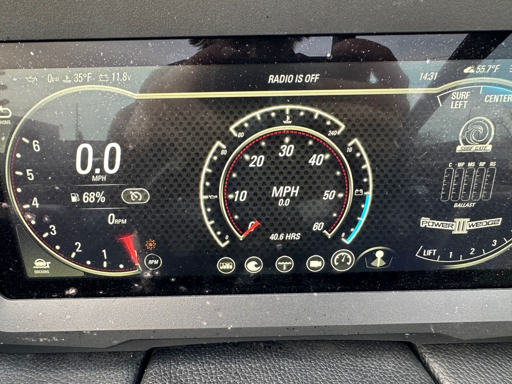 2023 Malibu Boats 26 LSV