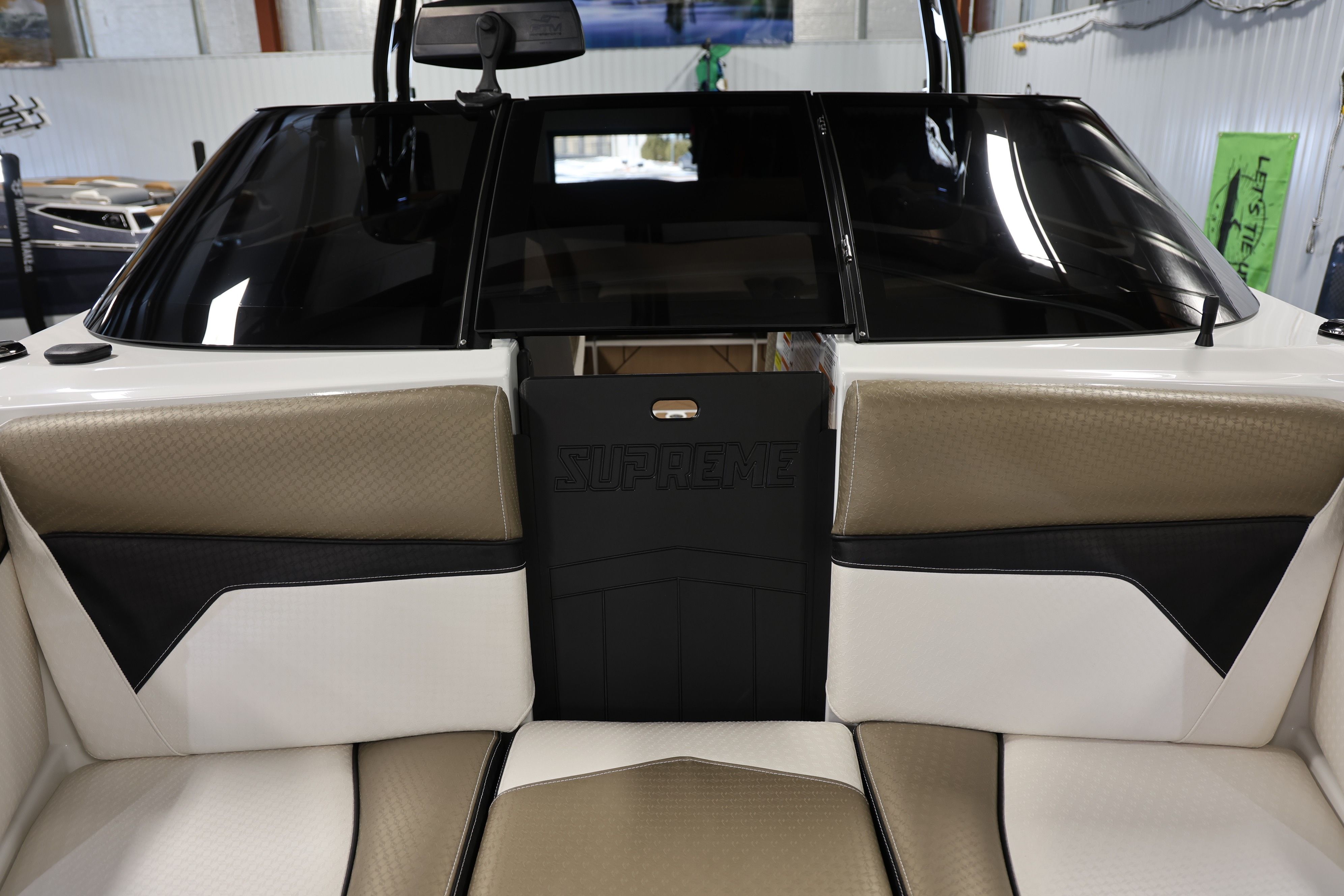 2025 Supreme Boats S220 Icon