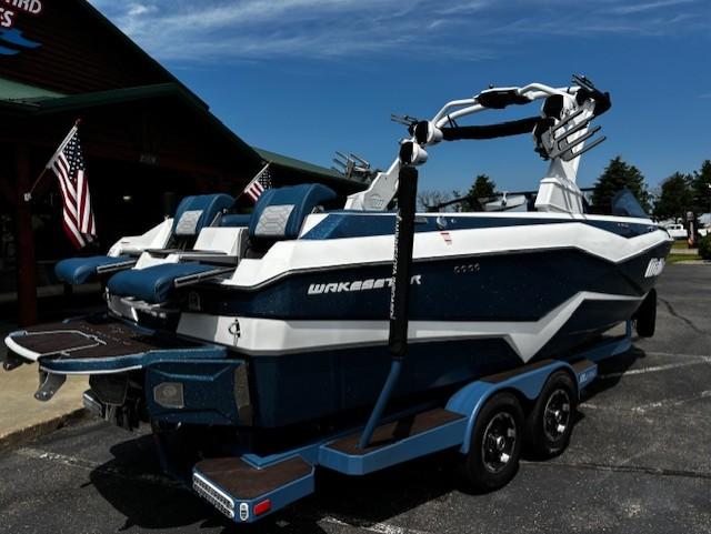 2022 Malibu 25 LSV – LT4, GX Tower, Thruster *Flash Sale*