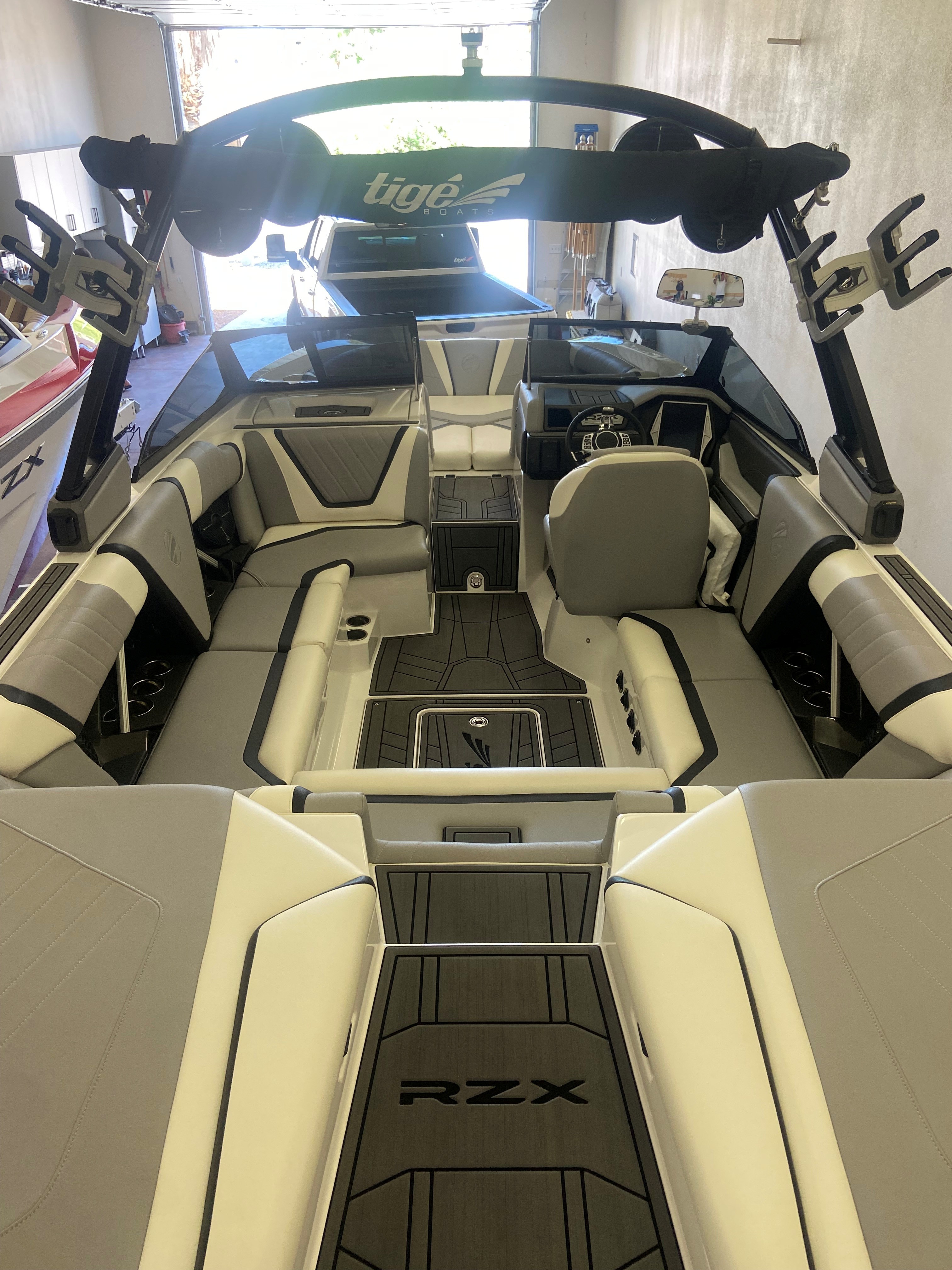 Super Clean 2020 Tige 23RZX