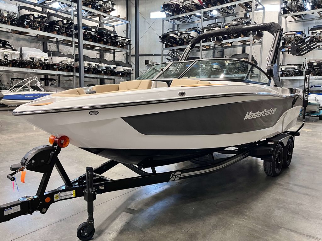 2025 MasterCraft XT23