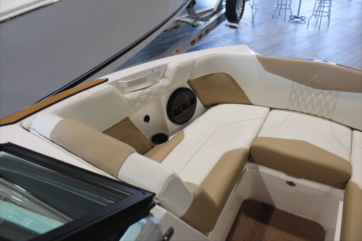 2023 MasterCraft XT20