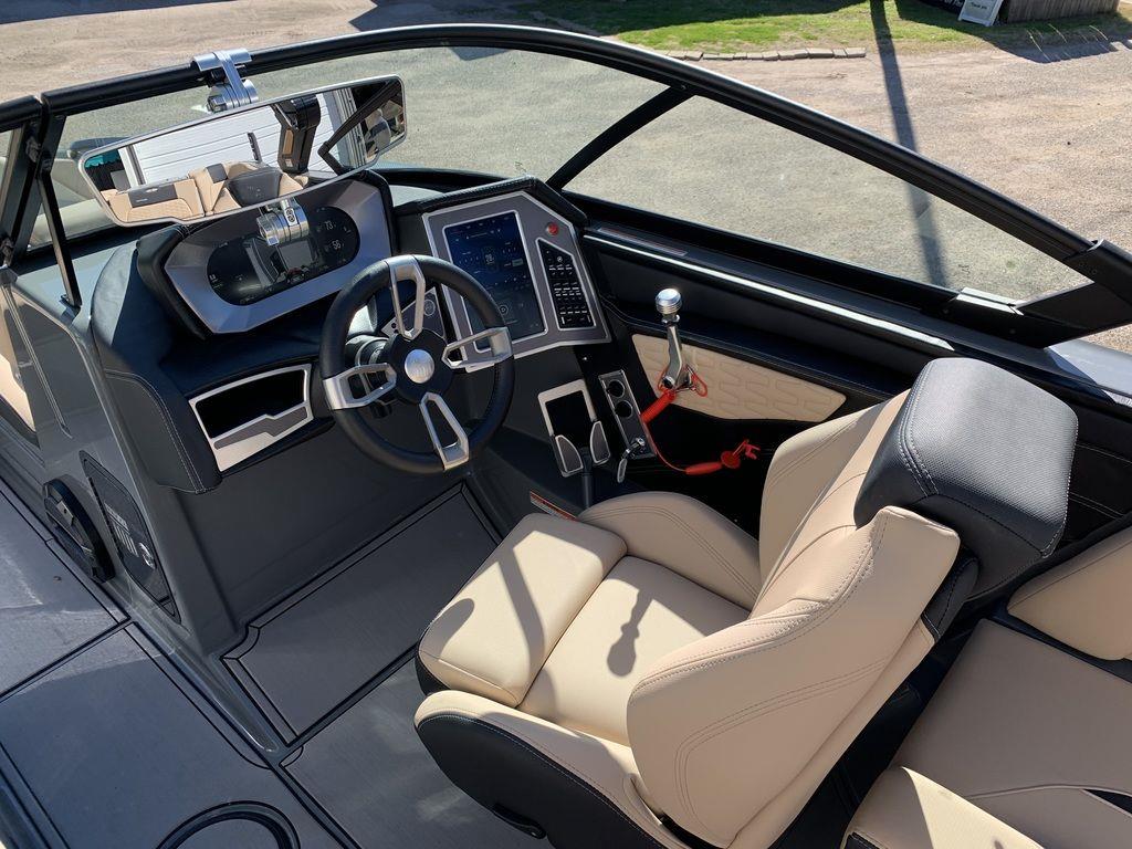 2022 MasterCraft X24