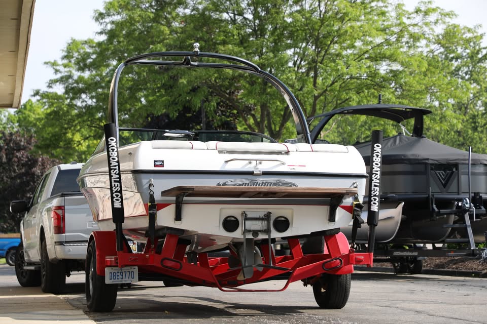 2006 Malibu 21 Vride - new Arrival!! - Only 245 Hours!