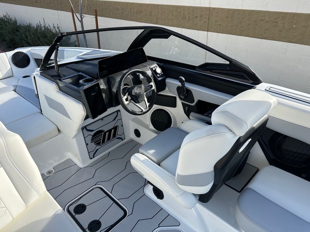 2025 Malibu Boats 23 MXZ