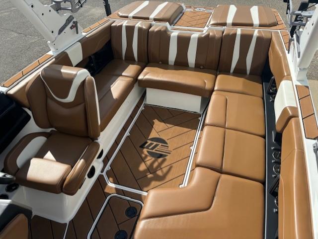 2022 Malibu 22 LSV – *Pending Deal*