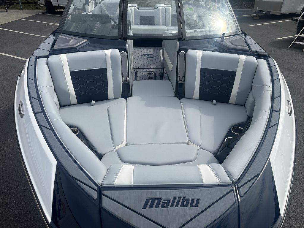 2025 Malibu Boats 23 LSV