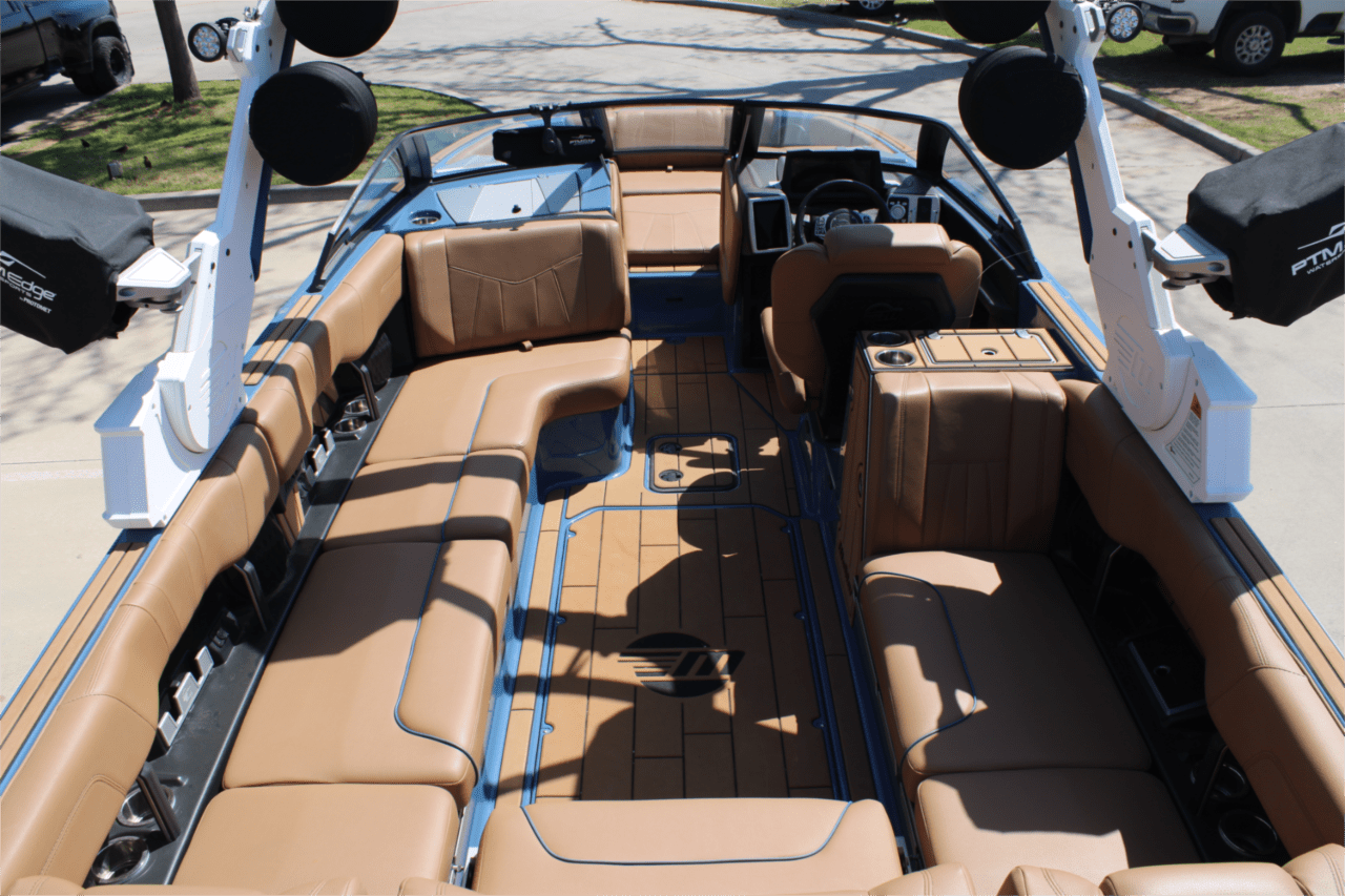 2022 Malibu 24 MXZ Icon