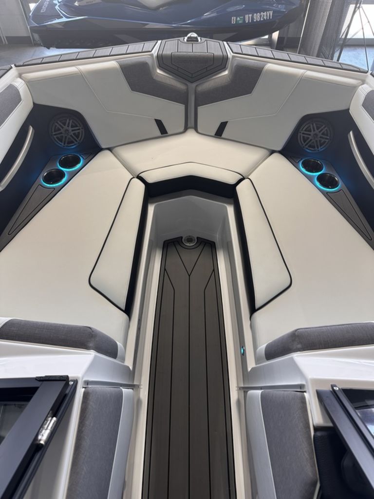 2024 Nautique GS24
