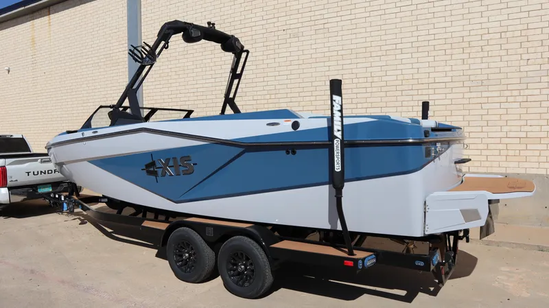 2025 AXIS T250