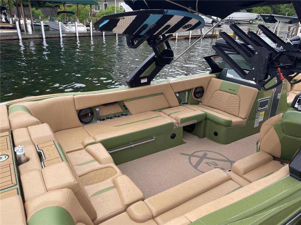 boat.Title