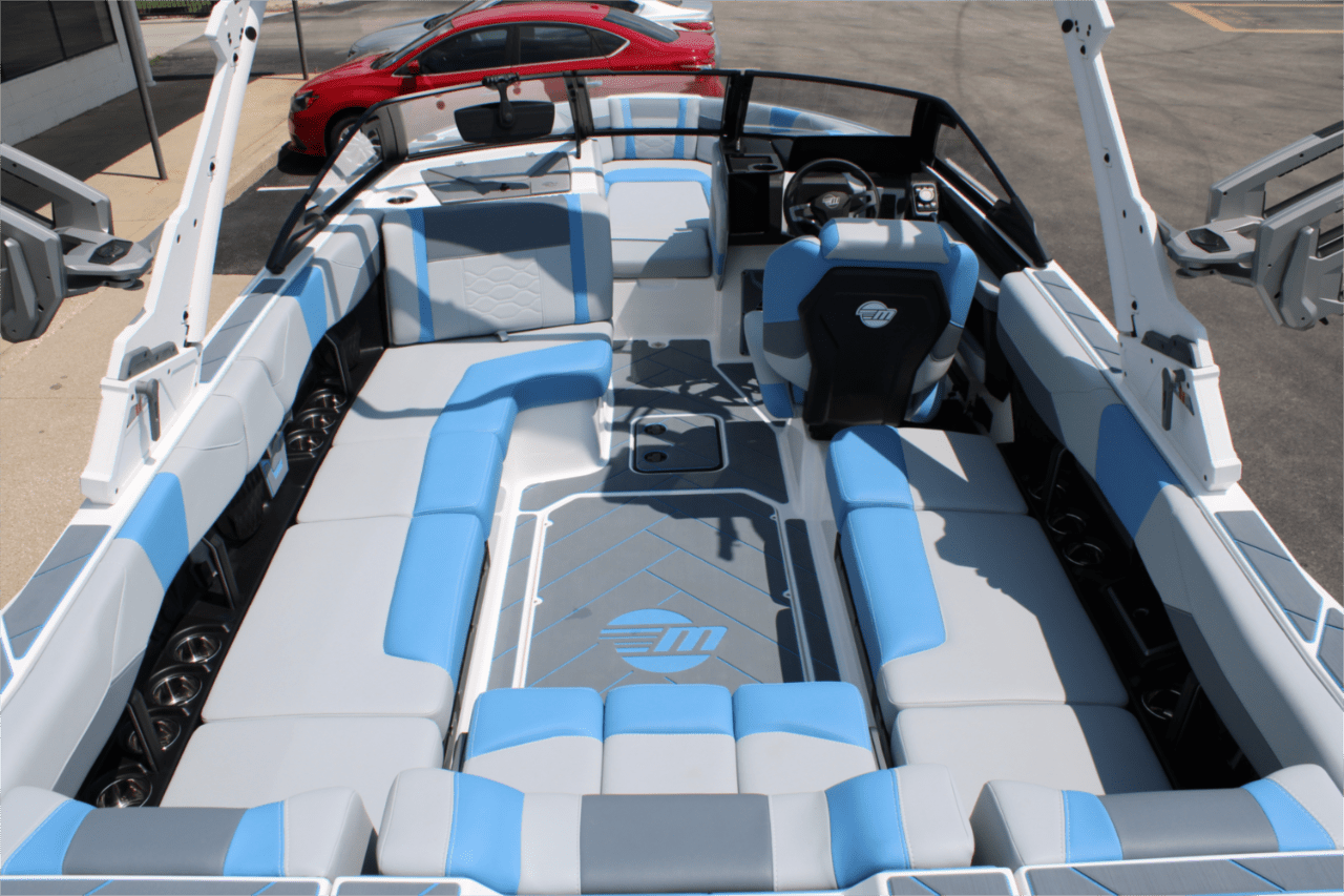 2025 Malibu 23 LSV