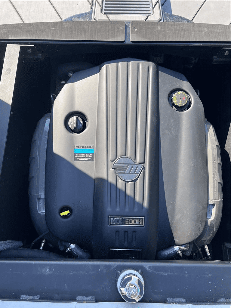 2023 Malibu Wakesetter VTX Icon