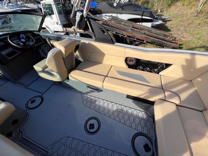 New 2024 MasterCraft NXT24